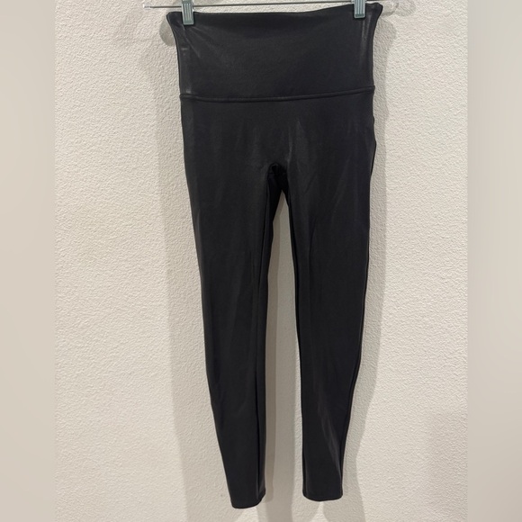 Spanx Faux Leather Black Leggings Size Large - Picture 2 of 14